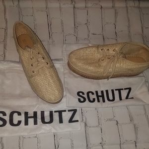 NEW 🎉 Schutz Sz. 9